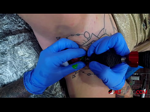 ❤️ Niezwykle wytatuowana laska Sully Savage zrobiła sobie tatuaż na łechtaczce ❤️❌ Porn video at us pl.sfera-uslug39.ru ☑